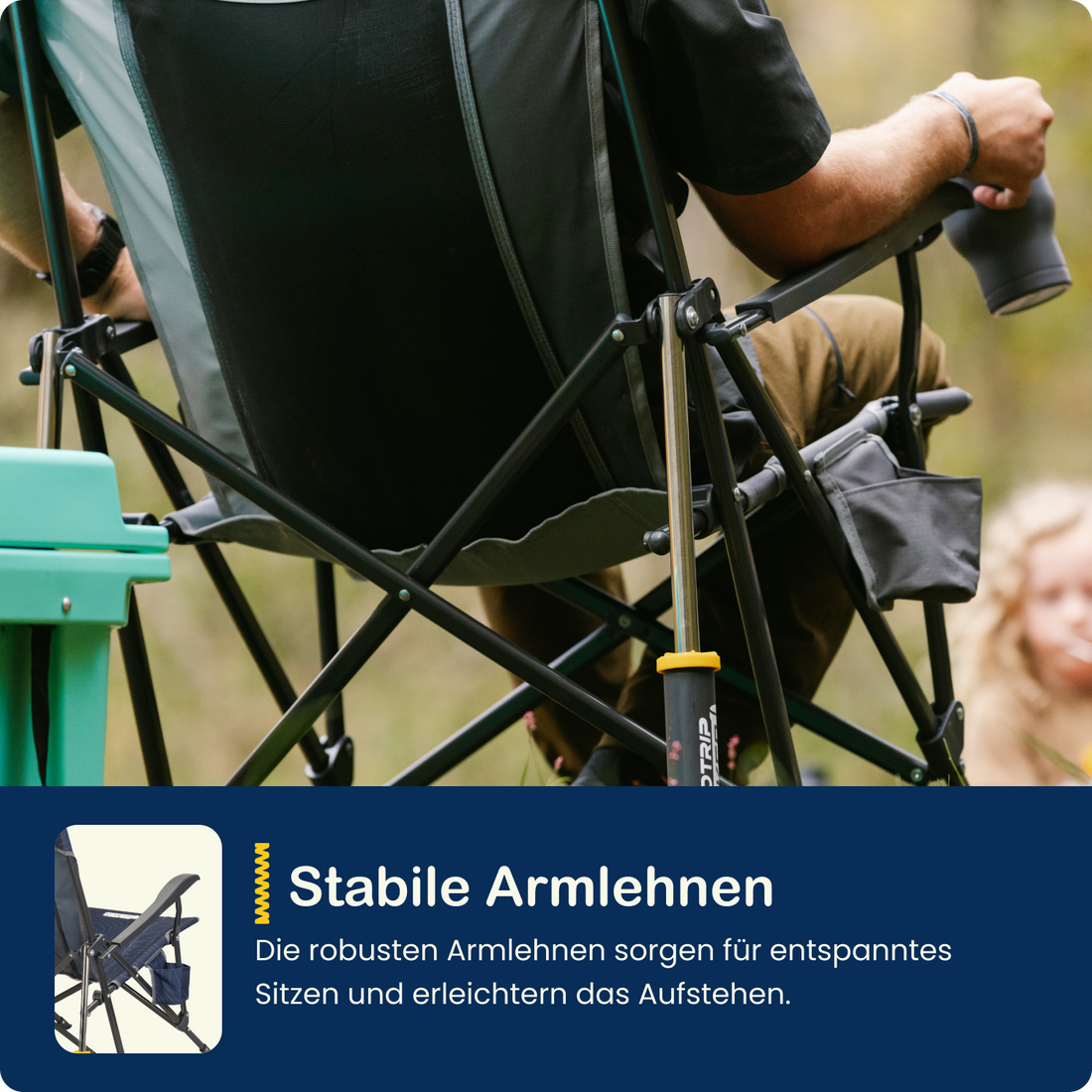 Schaukeln auf Wiese, Sand und Schotter
